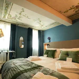 Bed & Breakfast Sant'eufemia 30, Modena